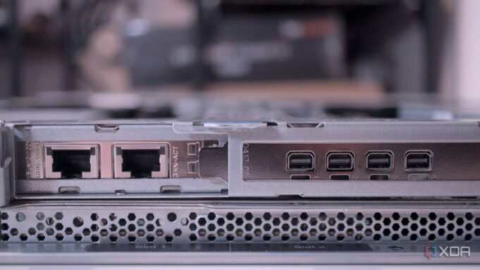 lenovo-thinkserver-sr250-v2-rear-pci-ports.jpg