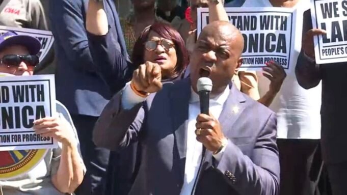 mayor-ras-baraka-shouting-.jpg