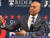 O prefeito de Newark, Russ Baraka, é reeleito para o cargo após a famosa prisão do ICE