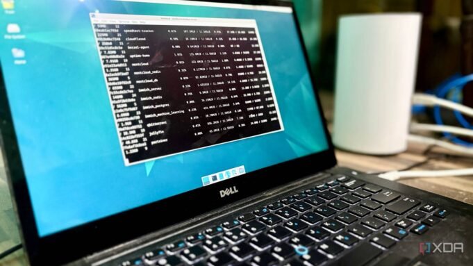old-dell-laptop-running-debian.jpg