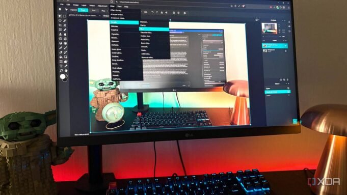 pixlr-on-desktop-pc-with-lego-and-lamp-in-view.jpeg