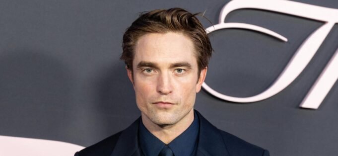 robert-pattinson-scaled-e1779942891977.jpg