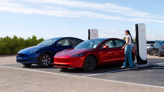 tesla-supercharger-in-use.jpg