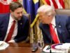 Gorka disse que Trump deixou cartas para Vance na mesa do Resolute quando ele foi morto