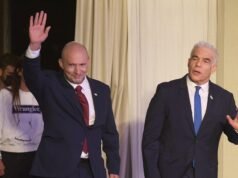 O líder da oposição israelense, Lapid, diz que o novo acordo de Trump com o Irã é “ruim para a região”