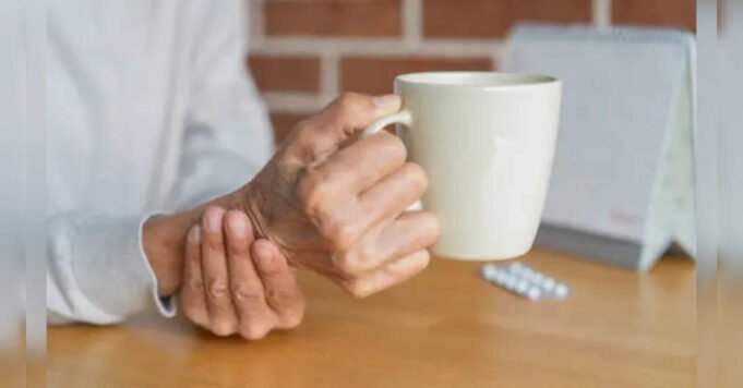 women-with-parkinsons-more-likely-to-experience-falls-report-higher-rates-of-pain-than-men-study.jpg