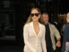Jennifer Lopez parece radiante ao sair da gravação da WWHL depois que seu filho adolescente revela mudança de gênero e novo nome