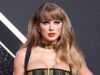 Miles Teller, amigo da lista A de Taylor Swift, e sua esposa Keleigh foram ‘esnobados’ para comparecer ao próximo casamento em meio a rumores de rivalidade