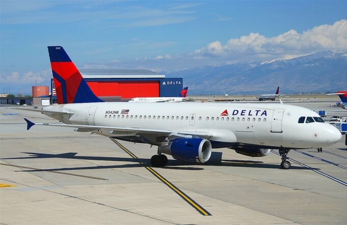1110px-Delta_Air_Lines_Airbus_A319-114_N342NB@SLC09.10.2011_621dl_6300475012.jpg