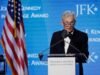 O ex-presidente do Fed, Powell, alerta contra a politização dos ataques de Trump às empresas e à economia