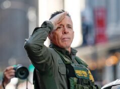 O diretor destituído do ICE, Greg Bovino, ataca a principal assessora de Trump, Susie Wiles, por ‘diluir’ a política de imigração