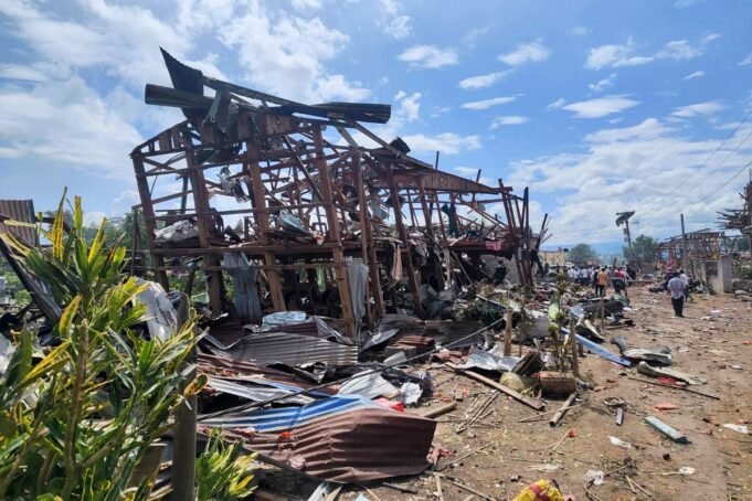 Myanmar_Explosion_7_52_.jpg